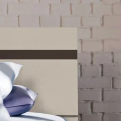 Letto matrimoniale Orme Light Night con gambe Elga a prezzo scontato.