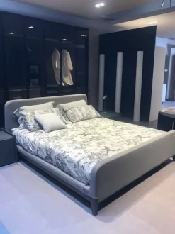 Letto moderno Ayame Tisettanta con gambe. Prezzo scontato!