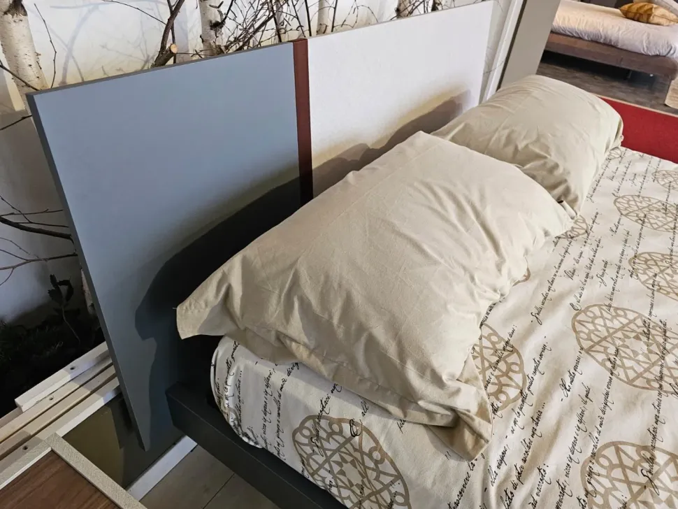Letto moderno con contenitore Ken Tomasella a prezzo ribassato