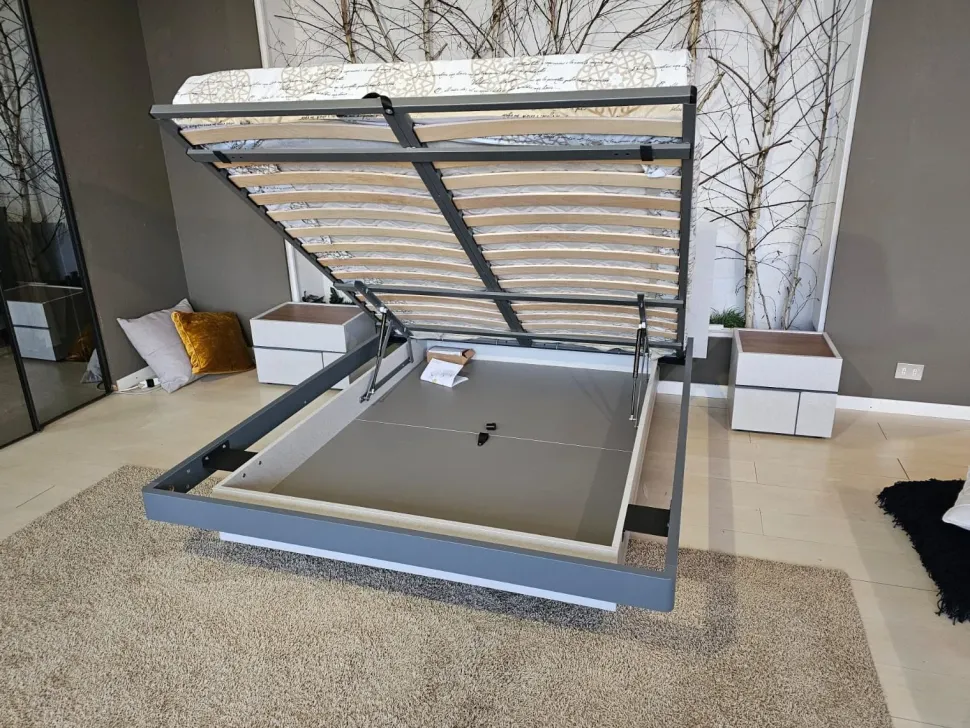 Letto moderno con contenitore Ken Tomasella a prezzo ribassato
