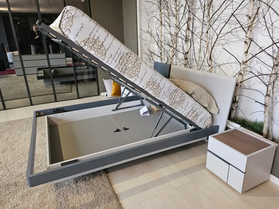 Letto moderno con contenitore Ken Tomasella a prezzo ribassato
