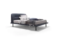 Letto moderno con gambe Malè Novaluna a prezzo scontato