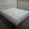 Letto moderno con gambe Tahiti S75 a prezzo ribassato