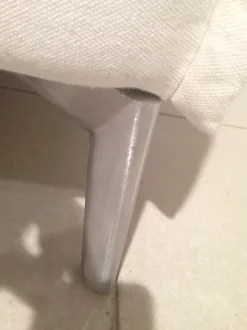 Letto moderno con gambe Tim Felis a prezzo scontato