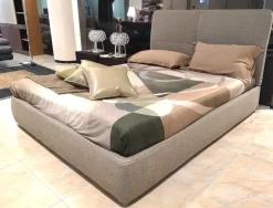 Letto moderno con giroletto Laze Poliform a prezzo scontato