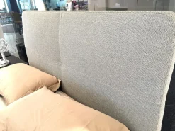 Letto moderno con giroletto Laze Poliform a prezzo scontato