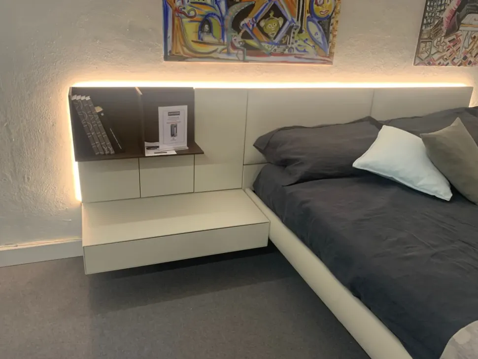 Letto moderno con giroletto Ecletto Sangiacomo a prezzo scontato