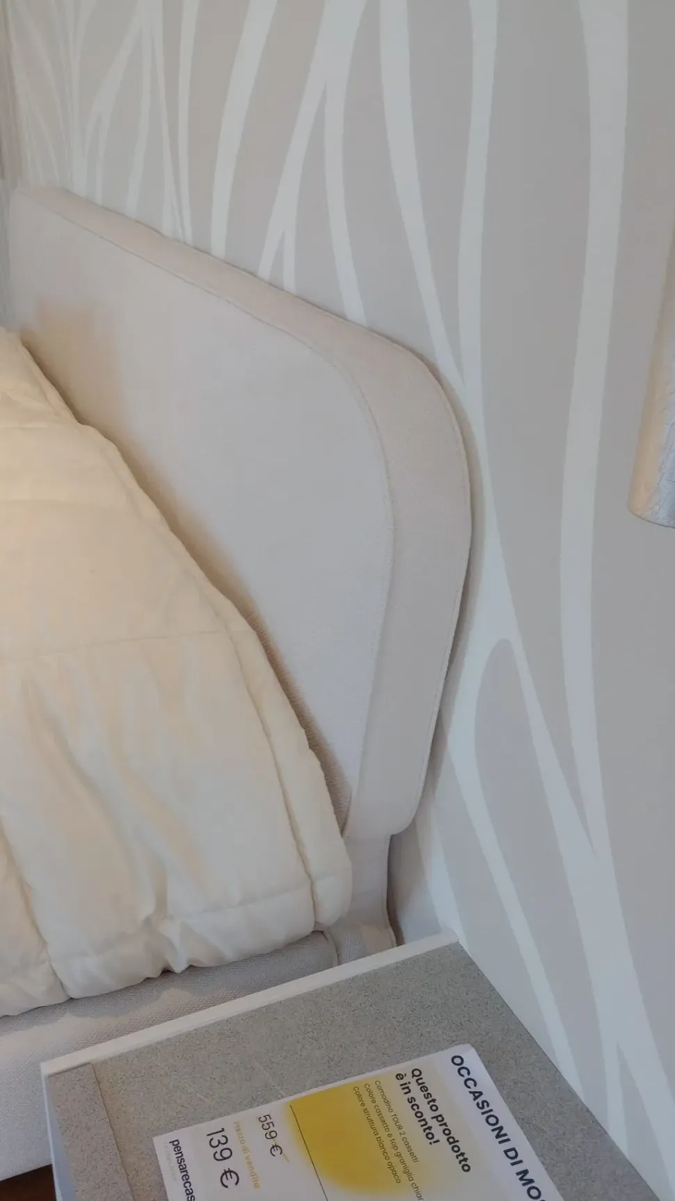 Letto moderno con giroletto Scudo Imab a prezzo ribassato