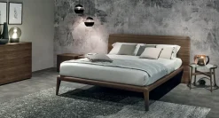 Letto moderno con giroletto Prado Tomasella a prezzo ribassato