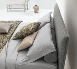 Letto moderno con piedini Mood V&nice a prezzo ribassato