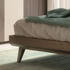 Letto moderno con piedini 1309 Mobilificio bellutti a prezzo ribassato