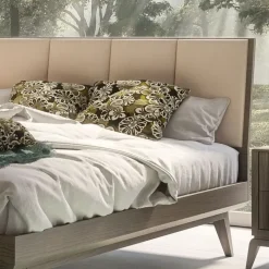 Letto moderno con piedini 1309 Mobilificio bellutti a prezzo ribassato