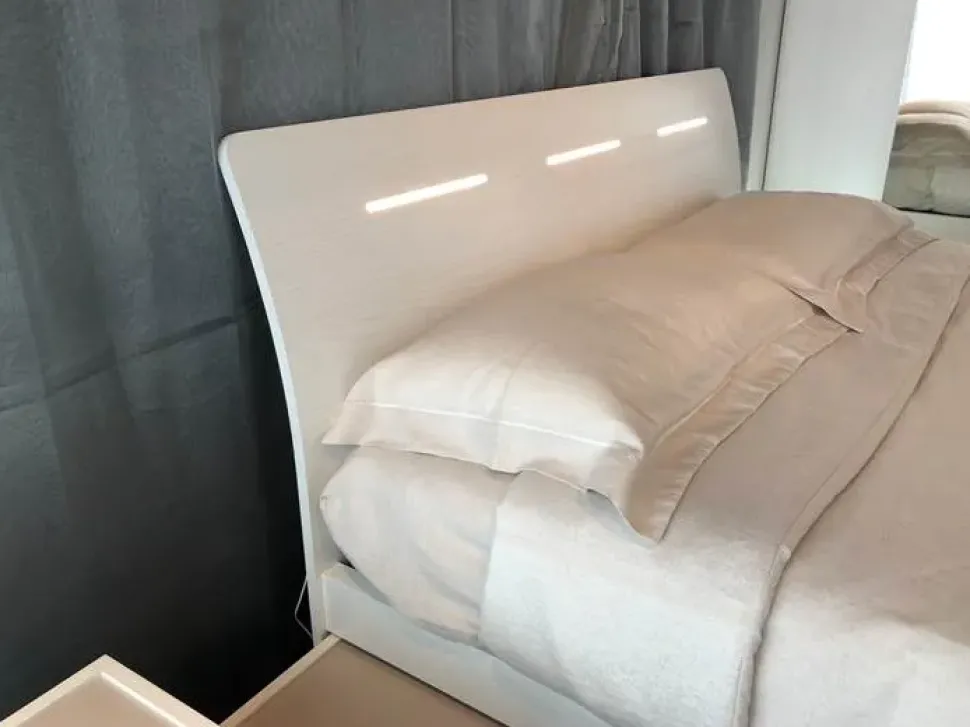 Letto moderno Curve led Orme con un ribasso del 30%