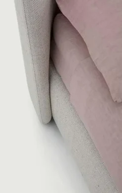 Letto moderno Embrace Pianca con un ribasso del 33%