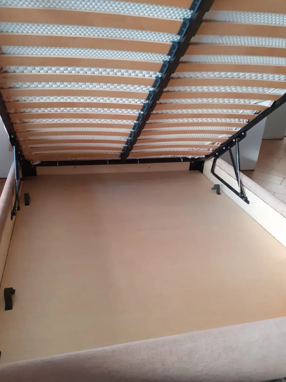 Letto moderno Iorca Bolzan con uno sconto del 29%