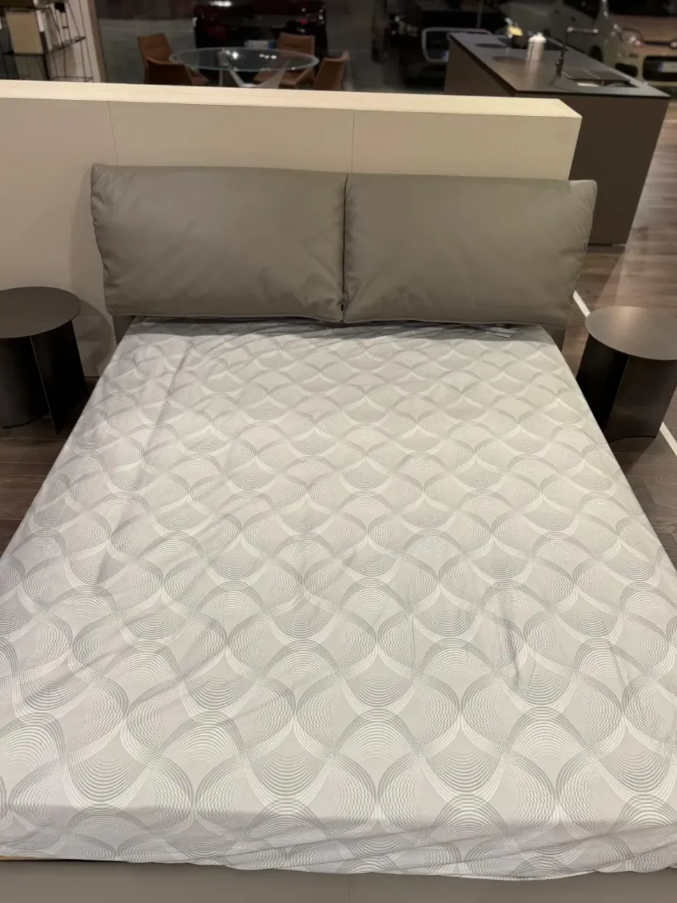 Letto moderno John john Poltrona frau scontato 30%