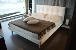Letto moderno Max capitonne basso di Twils SCONTATO