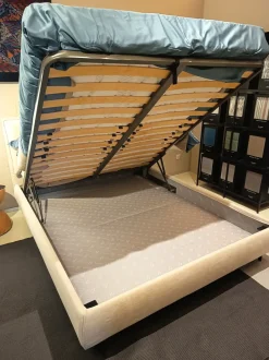 Letto moderno Nisida Altrenotti con uno sconto del 30%
