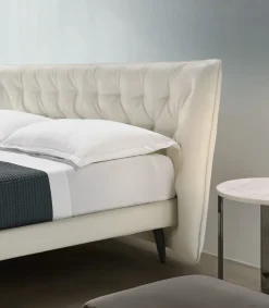 Letto Mtre letto imbottito in pelle Artigianale SCONTATO a PREZZI OUTLET