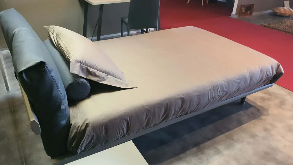 Letto piazza e mezzo con gambe Piuma Tomasella a prezzo scontato