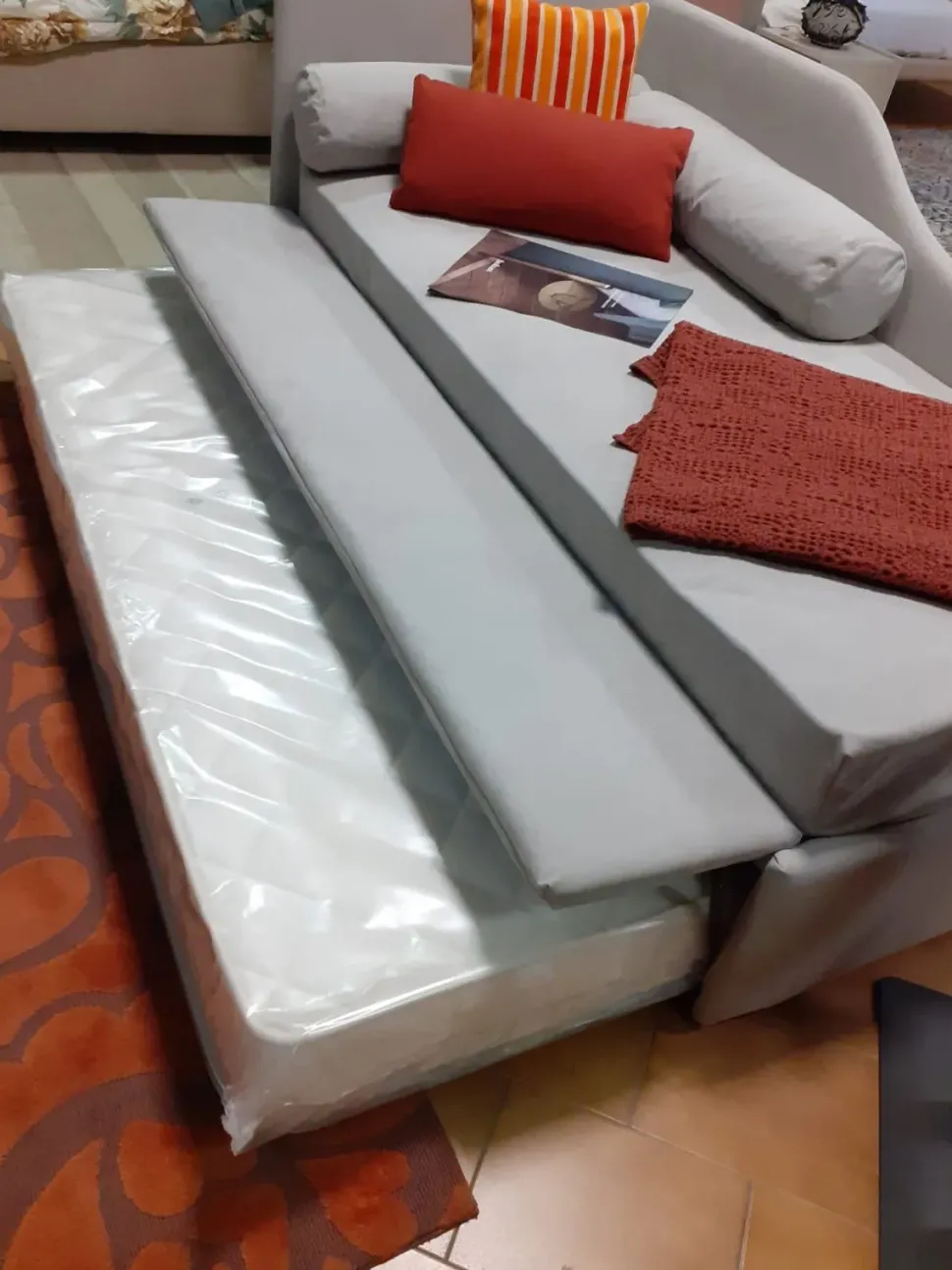 Letto singolo con giroletto Line Bolzan a prezzo ribassato