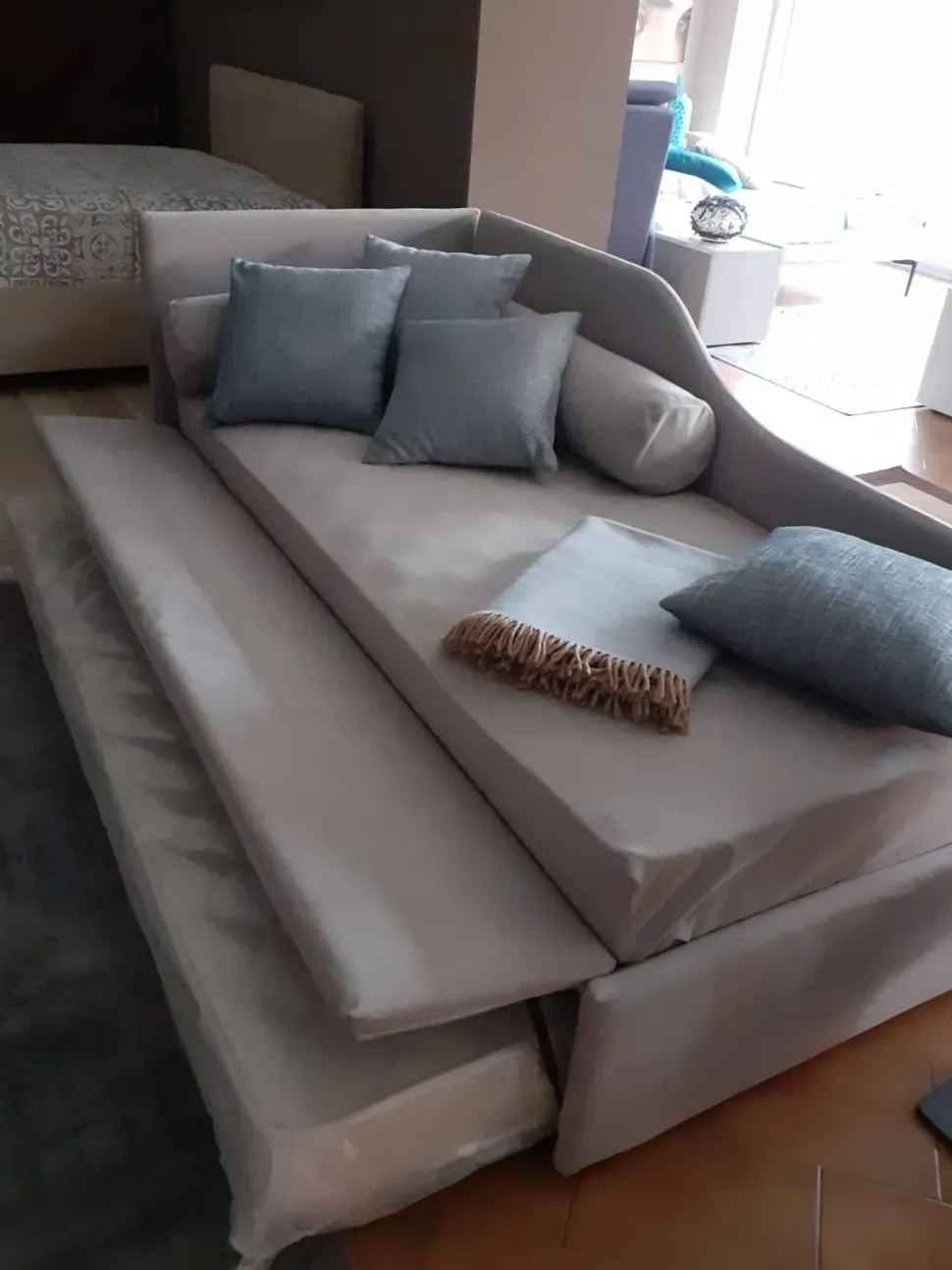 Letto singolo con giroletto Line Bolzan a prezzo ribassato