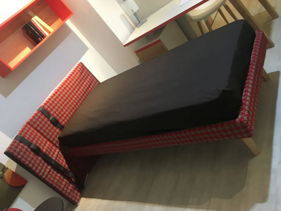 Letto singolo design Sipario Clever a prezzo ribassato