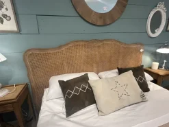 Letto Testiera in paglia di vienna  di Dialma brown scontato del 54%