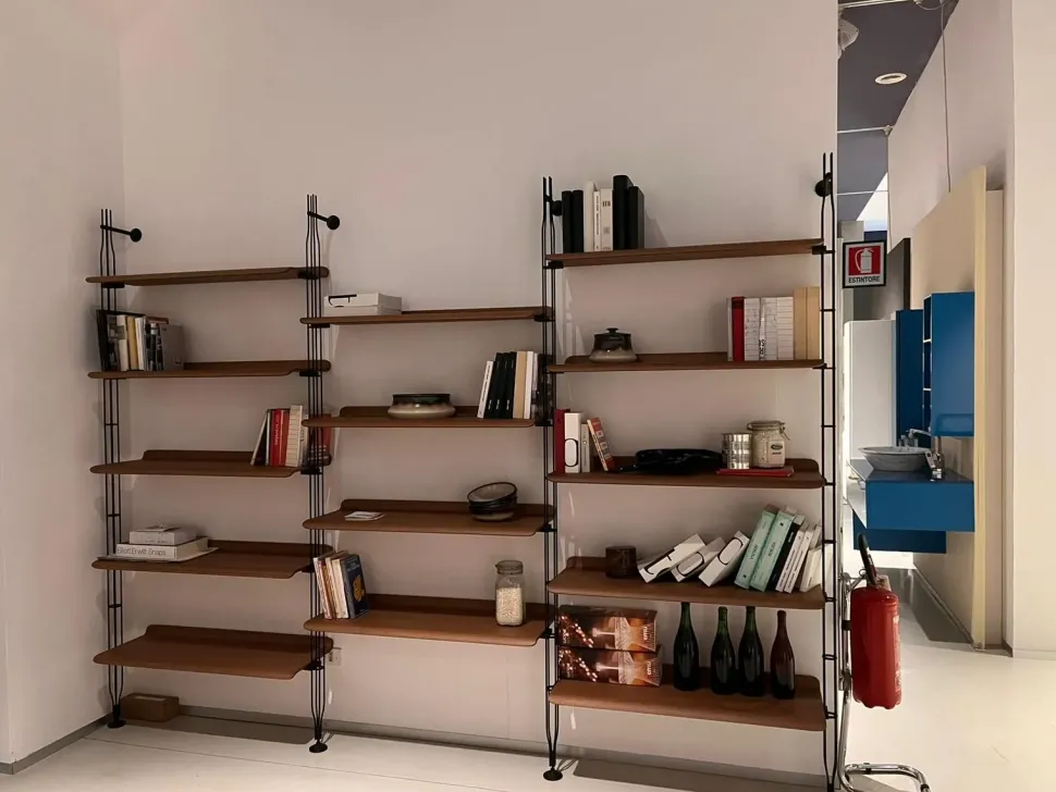 Libreria Adam wood in stile design di Kartell in OFFERTA OUTLET