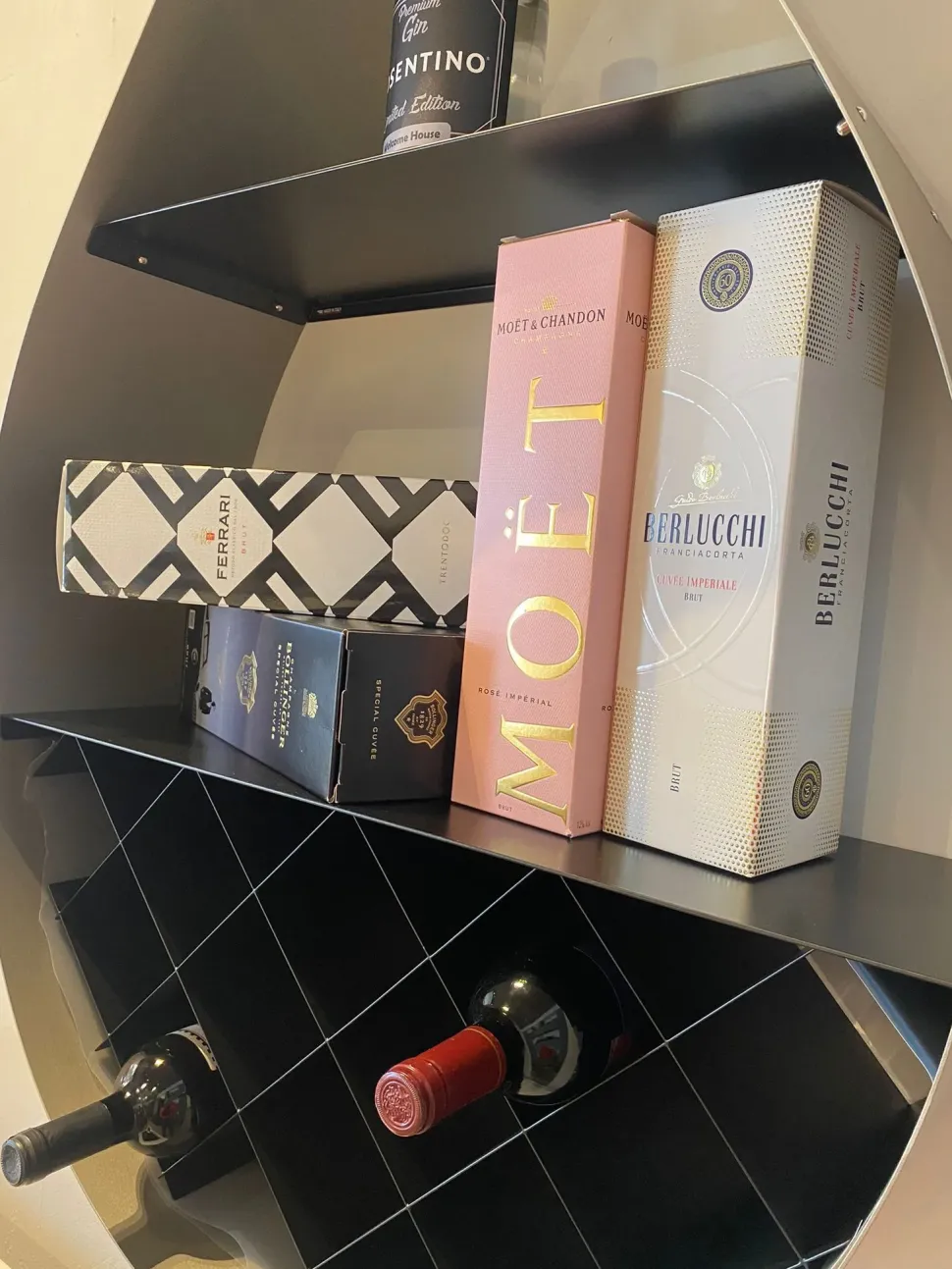 Libreria Drop stile moderno di Cattelan italia scontata del 40%