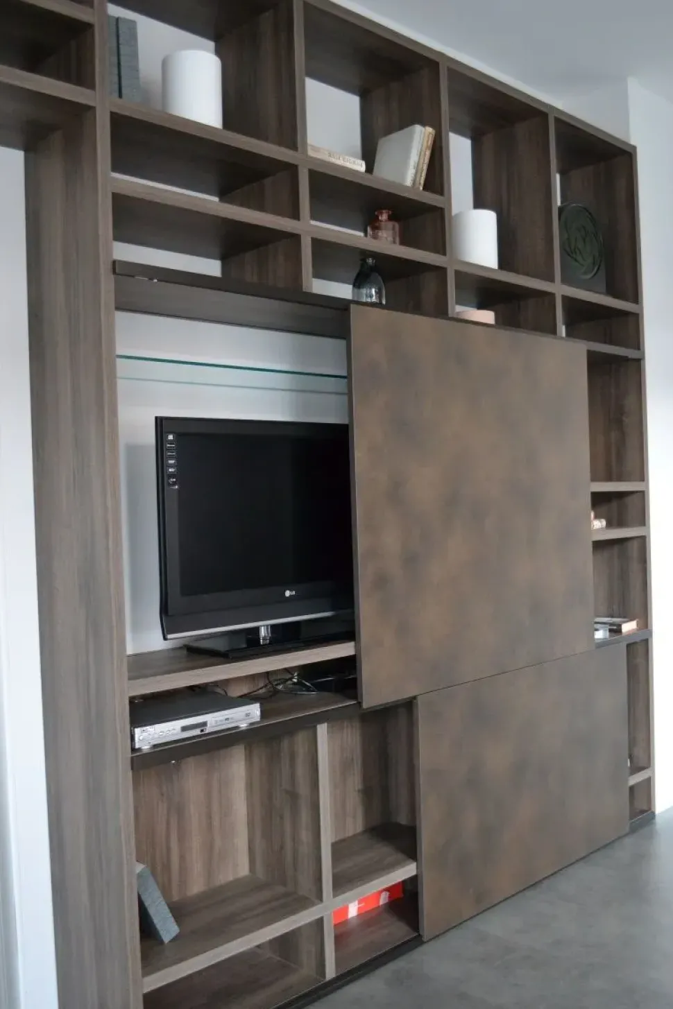 Libreria Fluida stile moderna di Scavolini scontata del 31%