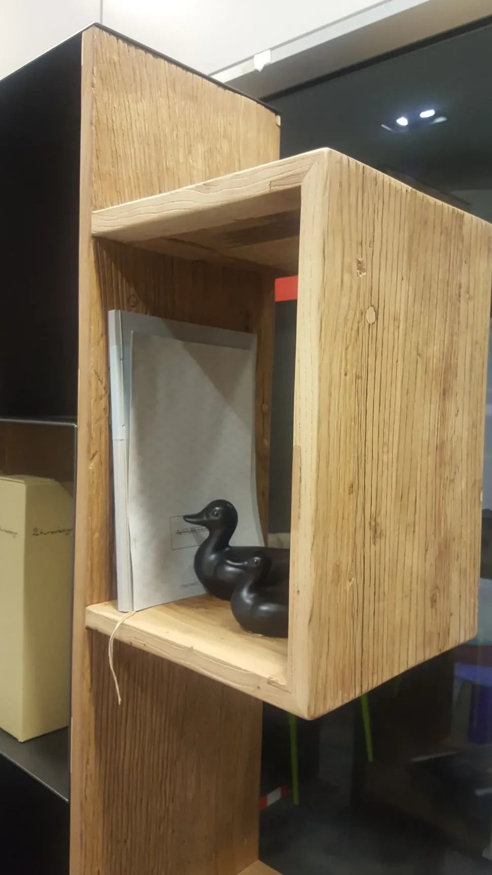 Libreria Gemini stile design di Nature design scontata del 35%