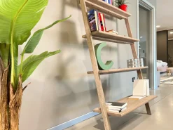 Libreria Libreria a terra di Devina nais: richiedi ora il prezzo riservato