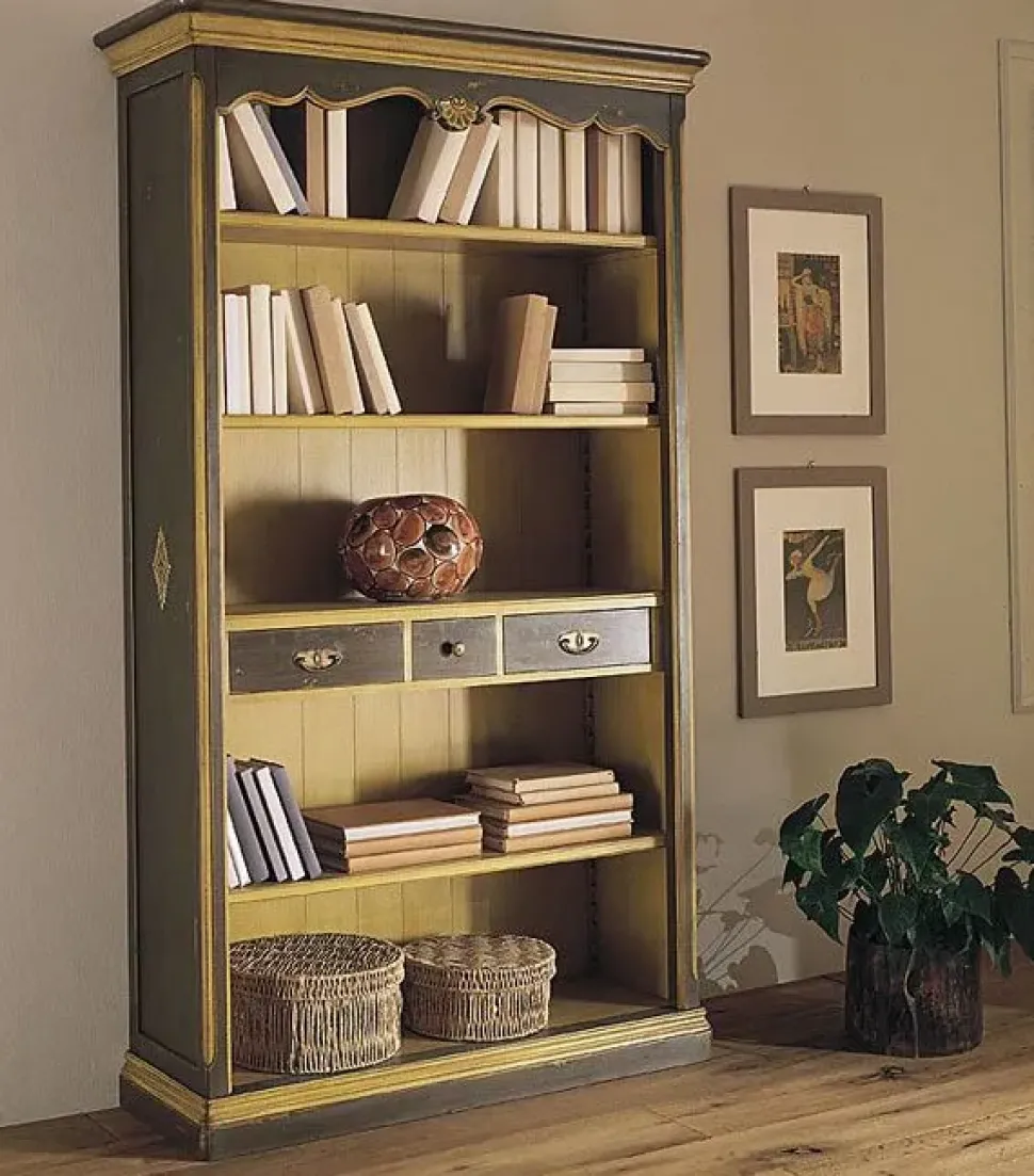 Libreria Libreria laccata a tempera in promo-sconto del 50% stile classico Libreria laccata a tempera in promo-sconto del 50% di Artigianale in offerta