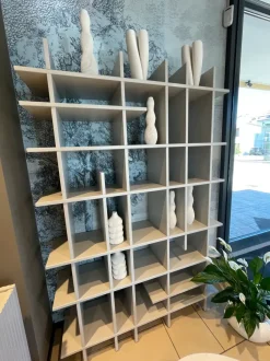 Libreria Libreria ritmo in stile design di Devina nais in OFFERTA OUTLET