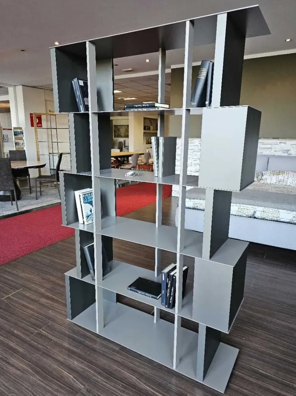 Libreria Manga stile moderno di Ozzio scontata del 30%