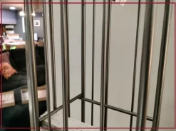 Libreria Metrica tower Mogg in stile design con forte sconto