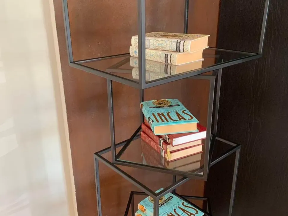 Libreria modello Babylon di Mogg a prezzo riservato