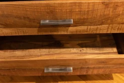 Libreria modello Libreria in legno massello di Artigianale a prezzo Outlet