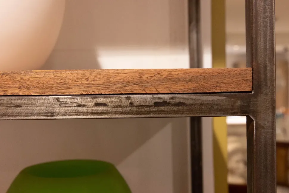 Libreria modello Libreria in legno massello di Artigianale a prezzo Outlet