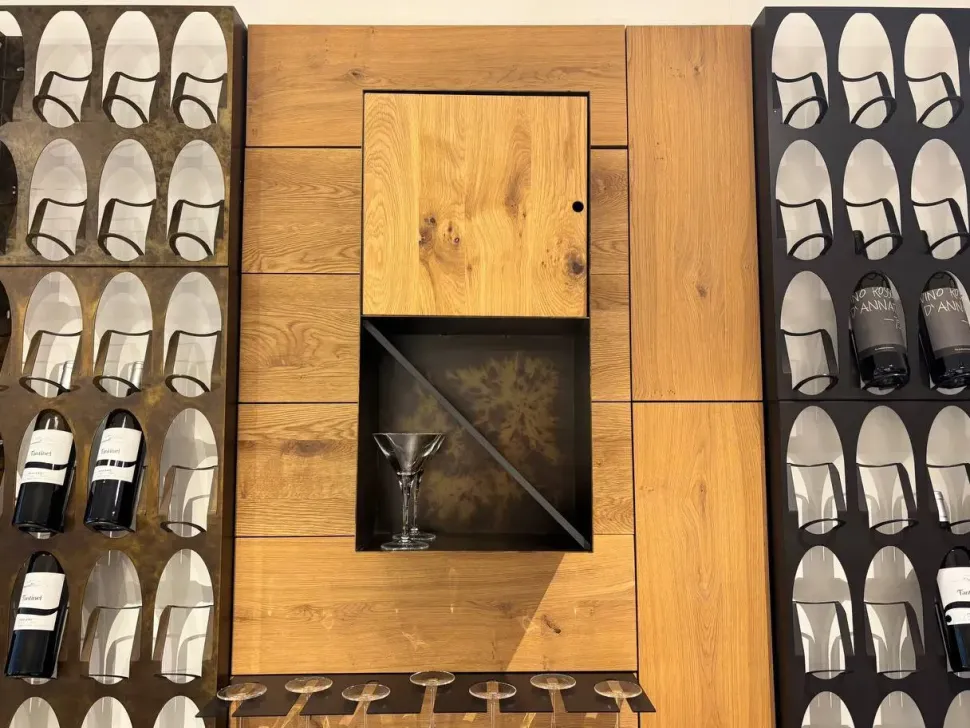 Libreria modello Libreria del vino di Elite to be a prezzo riservato