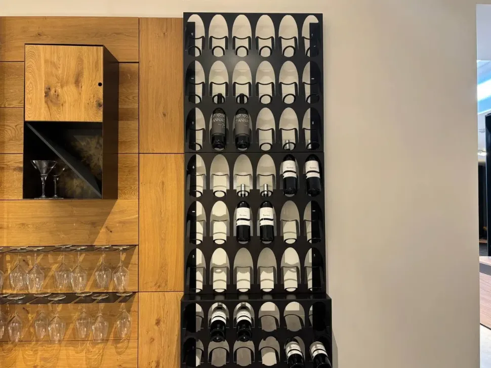 Libreria modello Libreria del vino di Elite to be a prezzo riservato