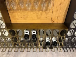 Libreria modello Libreria del vino di Elite to be a prezzo riservato