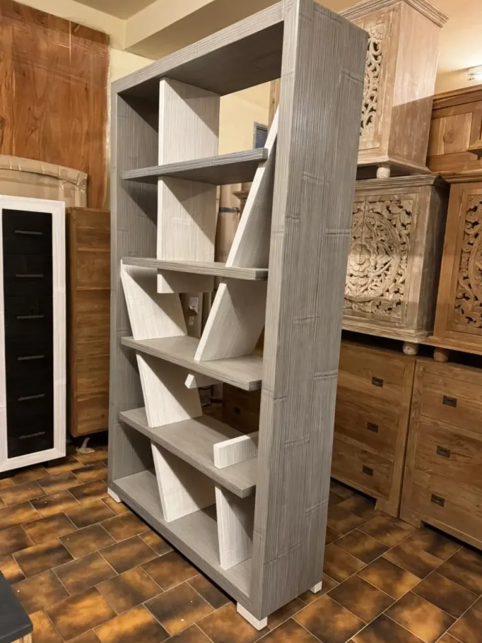 Libreria modello Libreria cross di Outlet etnico a prezzo scontato