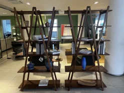 Libreria modello Nuvola rossa di Cassina a prezzo riservato