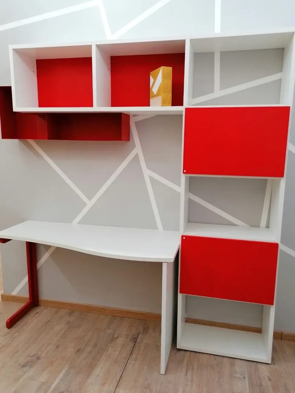 Libreria modello Outline di Moretti compact a prezzo Outlet