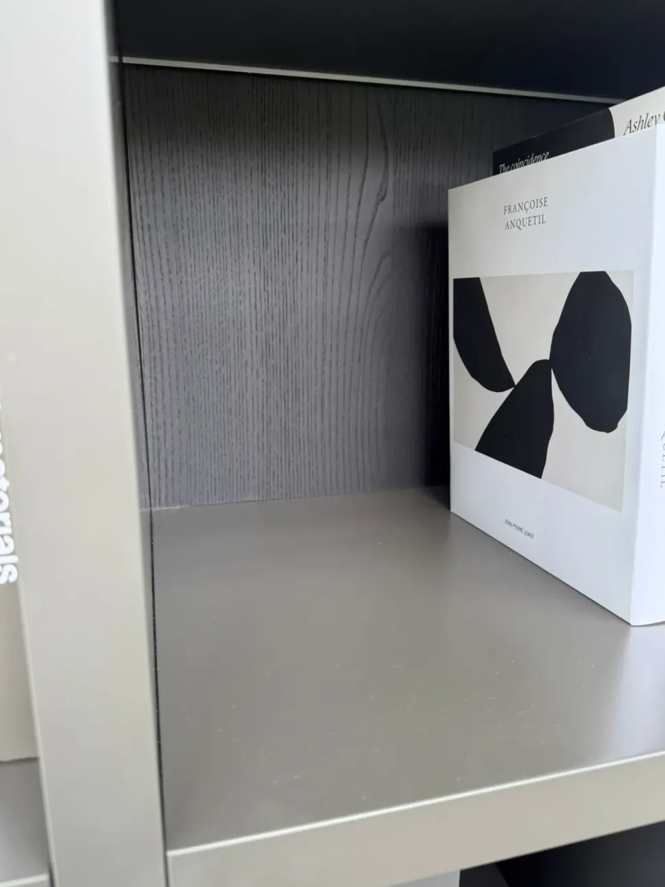 Libreria Poliform in laccato opaco scontata -30%: scopri Libreria wallsystem