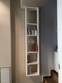 Libreria Weightless Lago in stile design con forte sconto