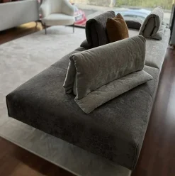 Lineare tessuto modello Divano di design abbraccio con pouf di Artigianale