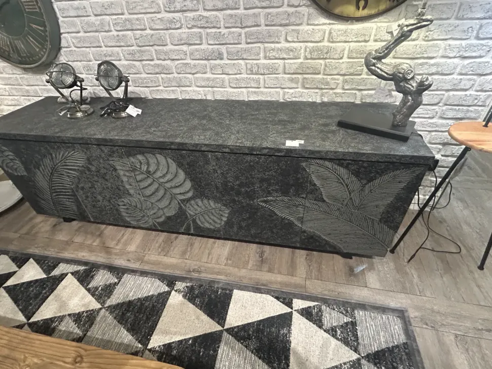 Madia Credenza con decorazione bassorilievo in stile design di Dialma brown in Offerta Outlet